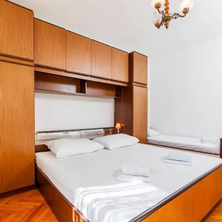 Apartment Nemo Vinisce