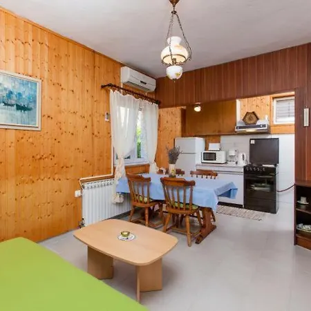 Nemo Apartment *