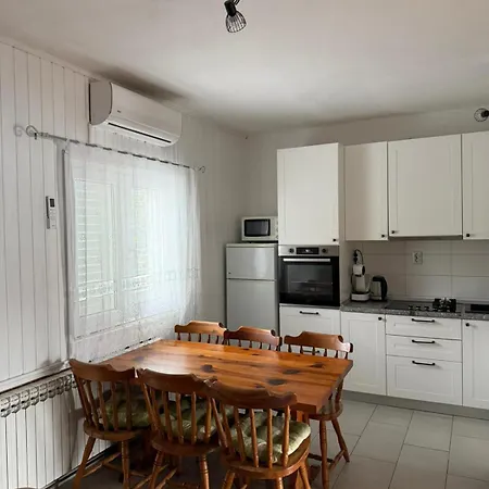 Apartment Nemo Vinisce